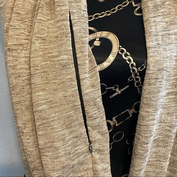 Tan/Cream Space-Dyed Soft Smooth Knit Zip Shut Hidden Pocket Infinity Scarf - Picture 4 of 6